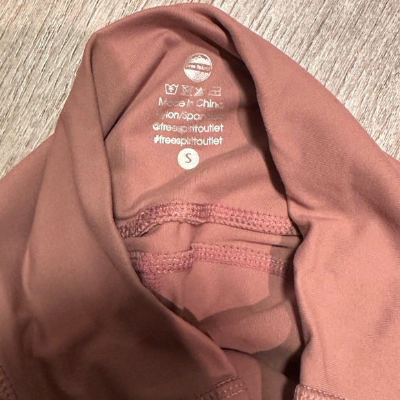 FREESPIRITOUTLET Shorts - Picture 3 of 4